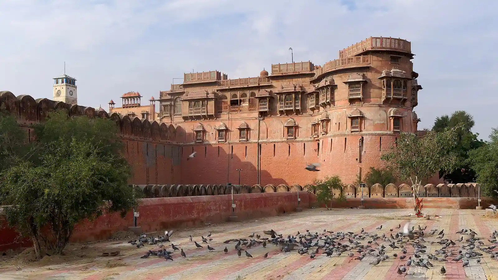 Discover Rajasthan’s Stunning Trail: Jaipur to Jaisalmer 31 Junagarh_Fort,_Bikaner,_India