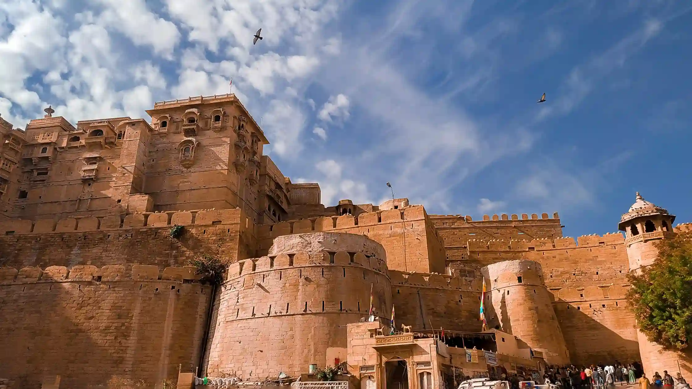 Discover Rajasthan’s Stunning Trail: Jaipur to Jaisalmer 28 Jaisalmer-fort-Rajasthan-
