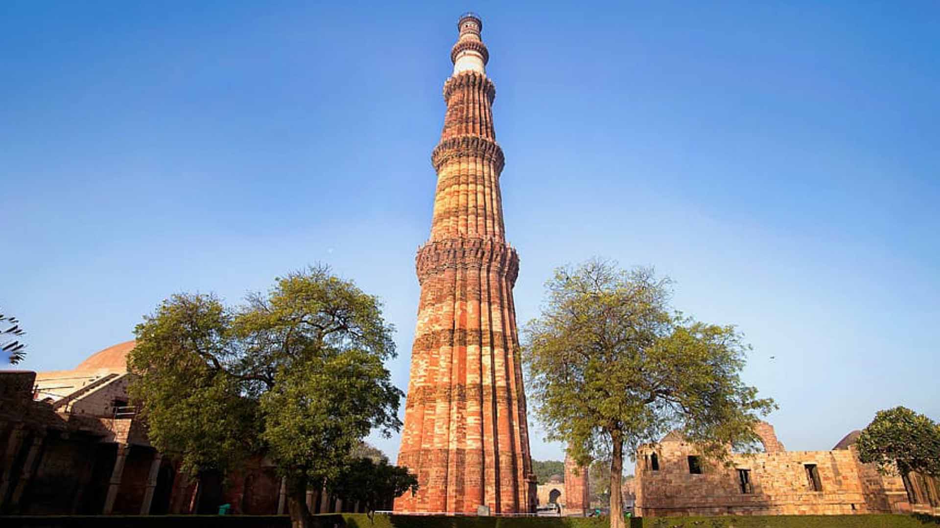 Discover Delhi: The Heartbeat of India 17 Qutub-minar-Monument-in-New-Delhi-India