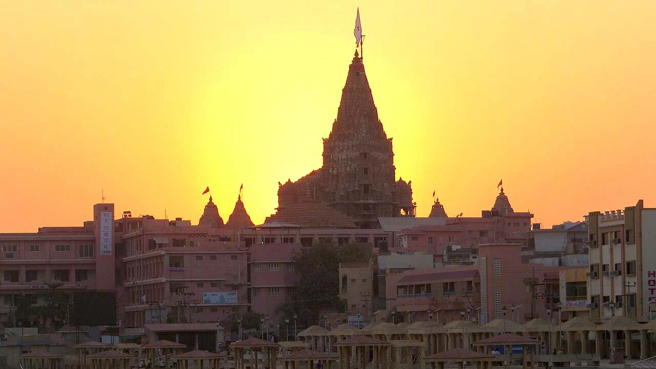 10 Must-Visit Mystical Temples in Gujarat 14 Dwarkadhish_Temple_-_Jagat_Mandir_-_Dwarakadheesh_and_surroundings_during_Dwaraka_