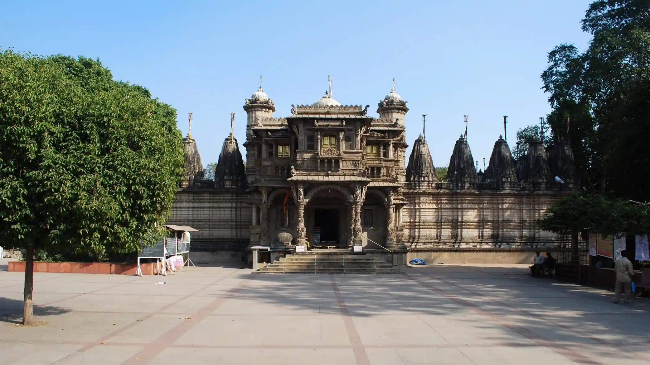 10 Must-Visit Mystical Temples in Gujarat 21 Hathi_Singh_Jain_Temple_
