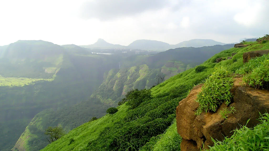 Top 12 One-Day Getaways from Mumbai: Nature & History Waits 16 Lonavalamh