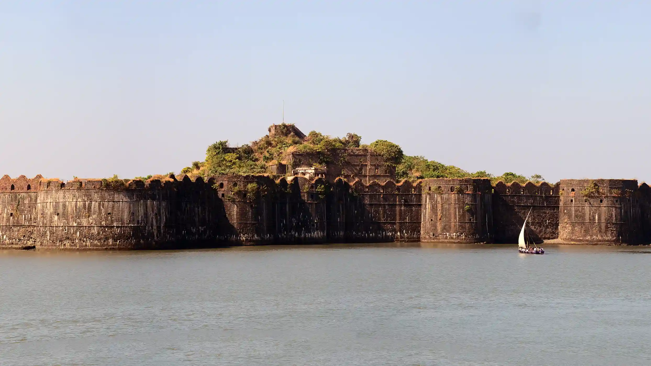 Top 12 One-Day Getaways from Mumbai: Nature & History Waits 27 Murud_Janjira_Panoramic_View