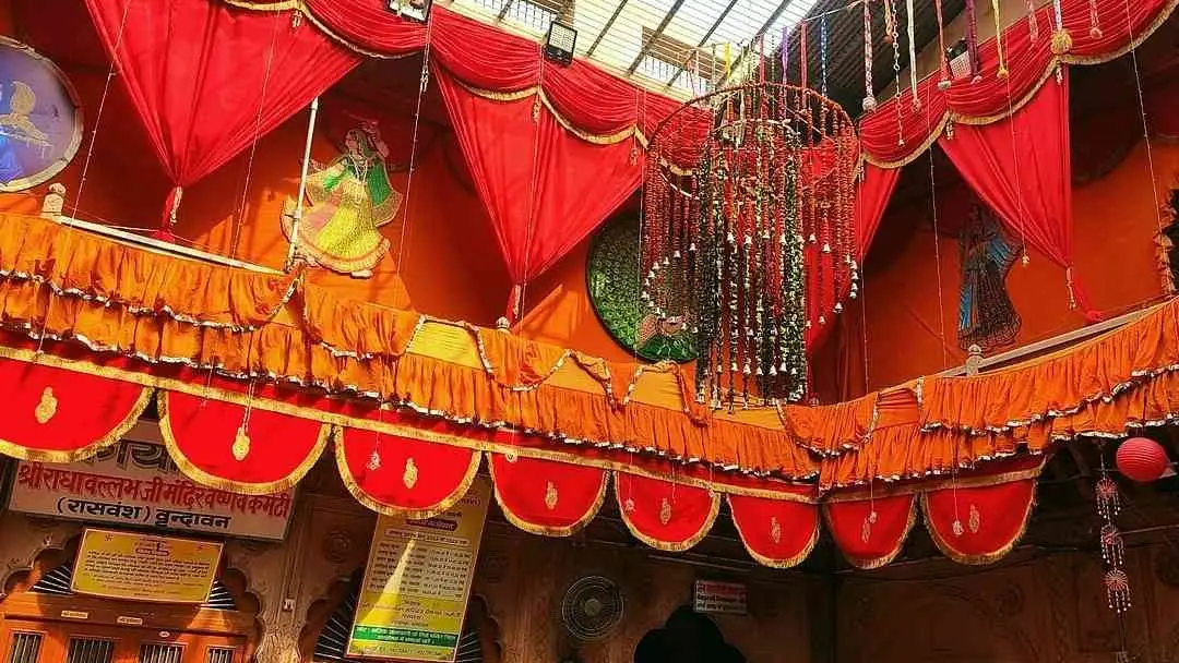 RadhaVallabhTemple