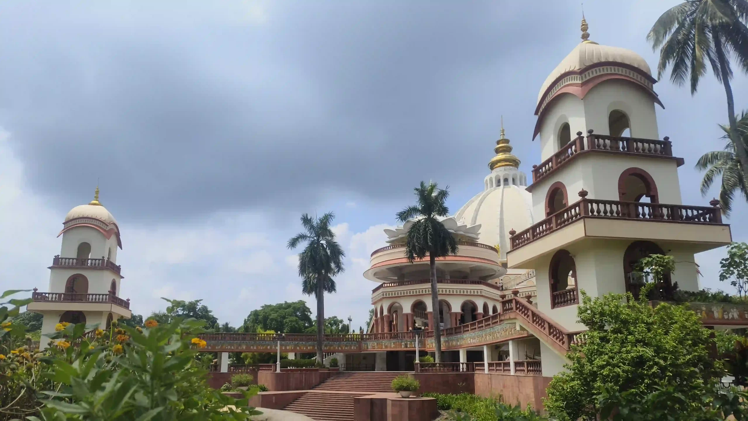 Mayapur & Nabadwip Travel Guide: Sacred Day Journey 18 Srila Prabhupada Pushpa Samadhi Mandir: