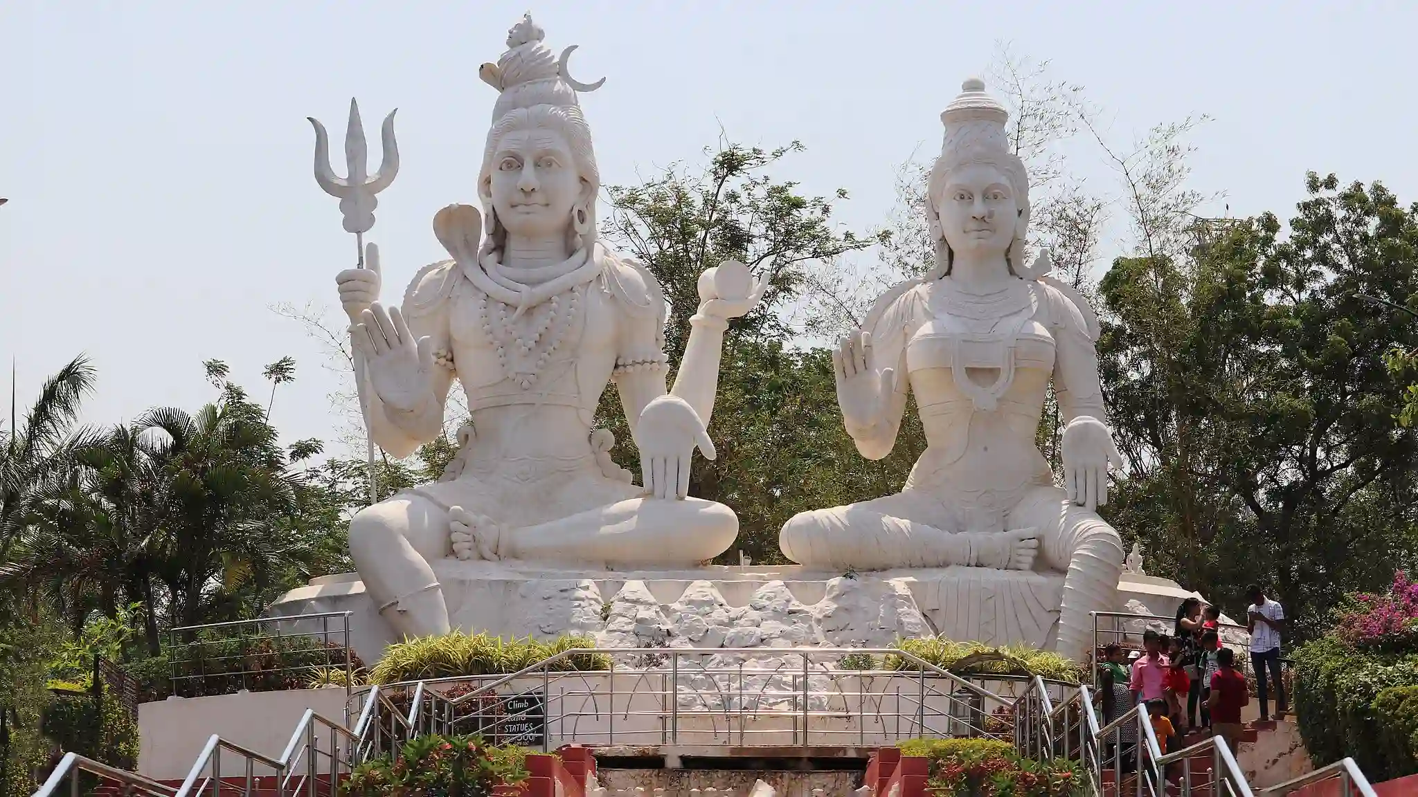Unveil Vizag Tourist Places: Stunning Beaches & Vibrant Culture 3 Shiva_and_Parvati_statues_on_Kailasagiri_hill